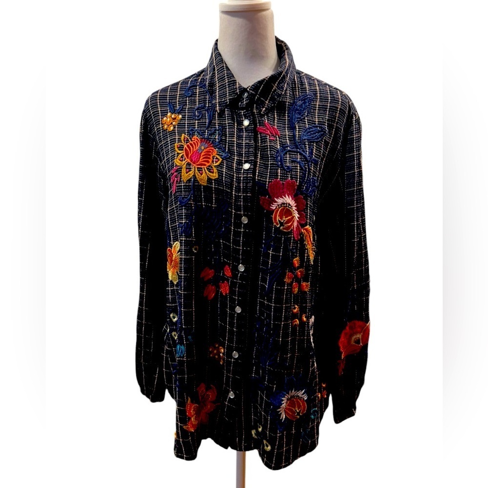 Johnny Was Didiana Lisbon Floral-Embroidered Plaid Shirt. Size large